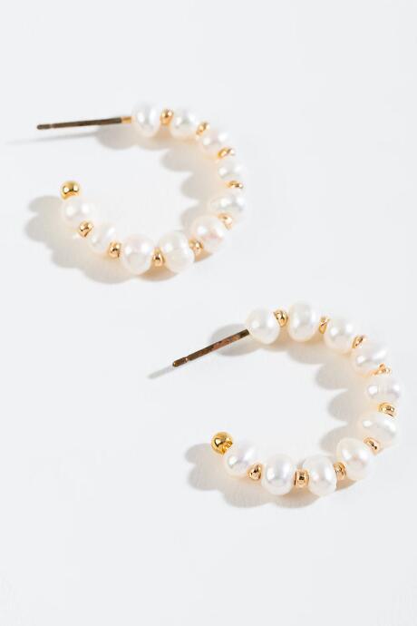 Francesca's Giselle Mini Pearl Huggie Hoops - Pearl