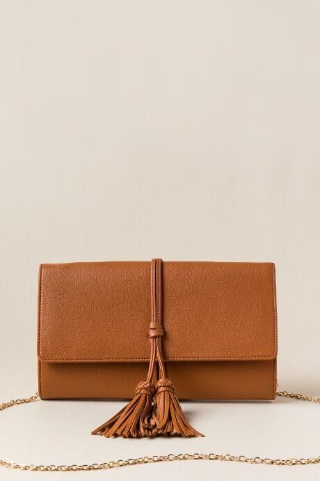 Francesca's Calla Double Tassel Crossbody Clutch - Cognac