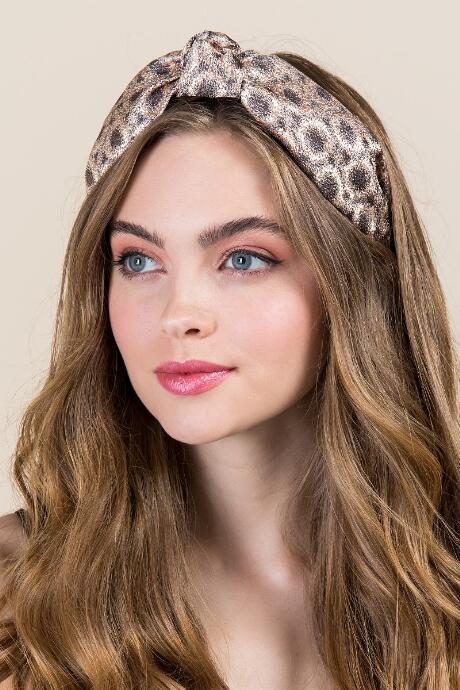 Francesca's Amalia Metallic Turban Headband - Crisp Champagne