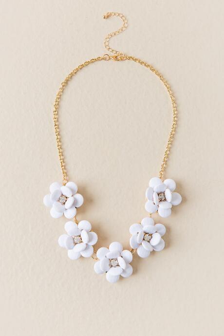Francesca's Zinnia White Floral Necklace - White