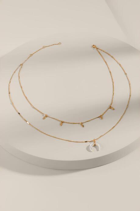Francesca's Elizabeth Bullhorn Layered Necklace - Iridescent