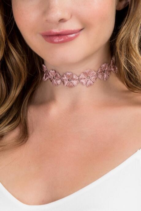 Francesca's Blossom Floral Choker In Rose - Mauve
