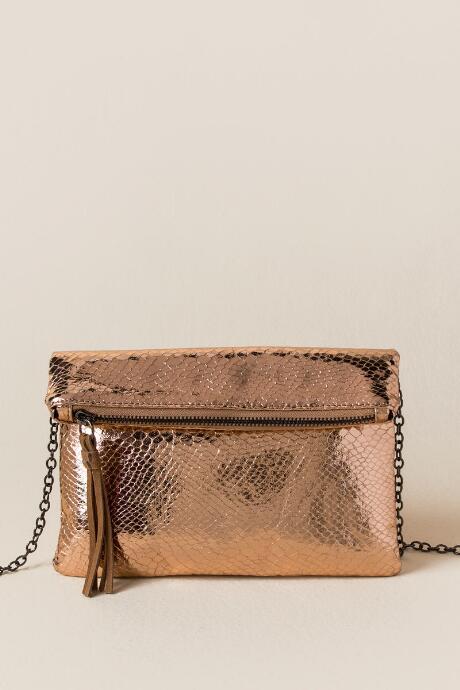 Francesca's Yvonne Metallic Clutch Crossbody - Rose/gold