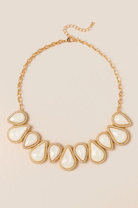 Francesca's Sara Teardrop Statement Necklace - Ivory