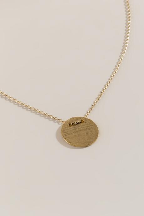 Francesca's Rylie Sliding Circle Pendant Necklace - Gold