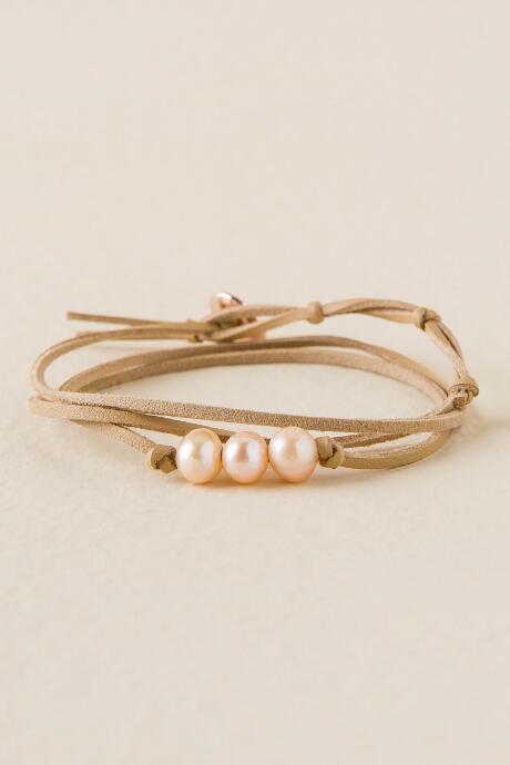 Francesca's Renelle Pearl Wrap Bracelet - Peach