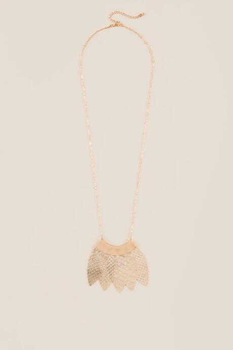 Francesca's Shandy Textured Leaves Necklace - Gold