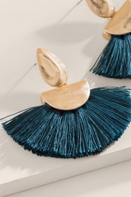 Francesca's Thamer Tassel Earring In Pine - Black