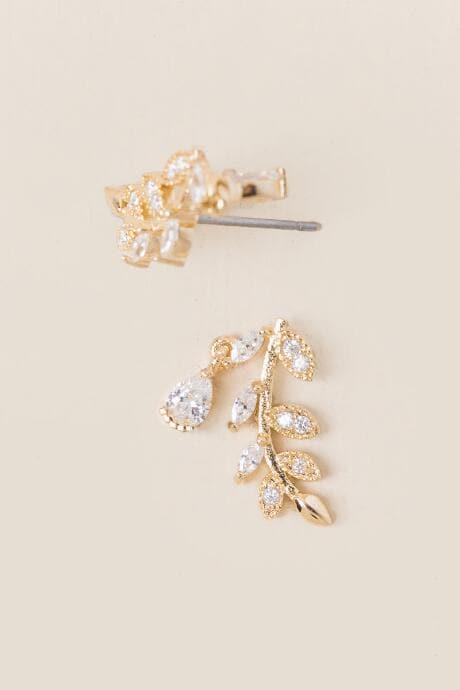 Francesca's Anisa Cubic Zirconia Vine Stud Earring - Crystal