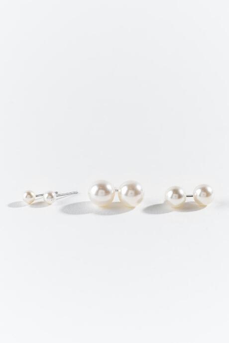 Francesca's Sadie Pearl Stud Set - Pearl