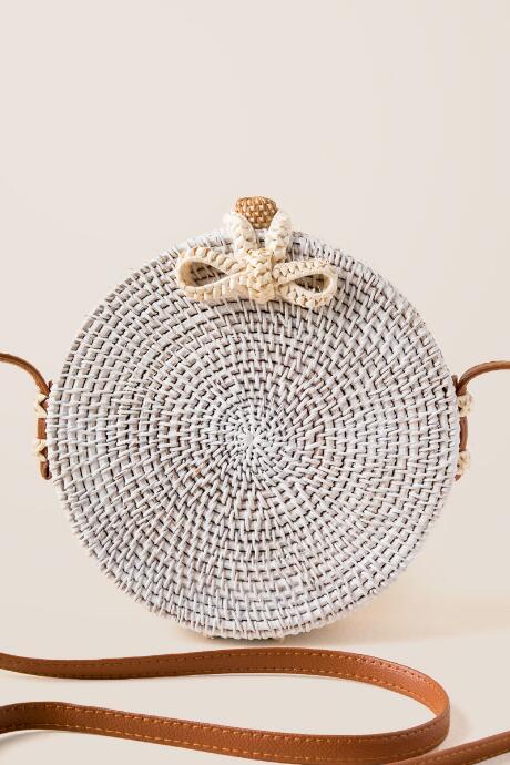 Francescas Hayleigh Round Rattan Crossbody In White - White