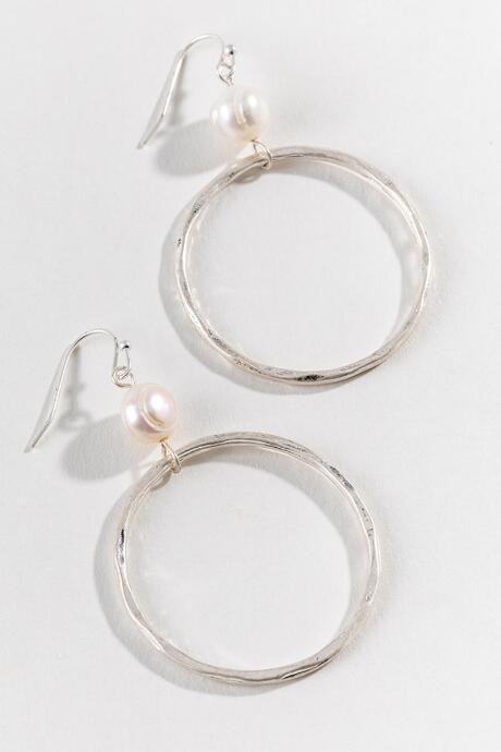 Francesca's Emery Pearl Circle Drop Earrings - Silver