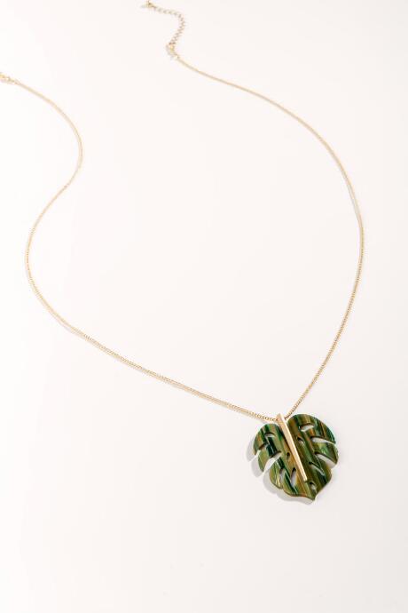 Francesca's Ingrid Palm Leaf Pendant - Green