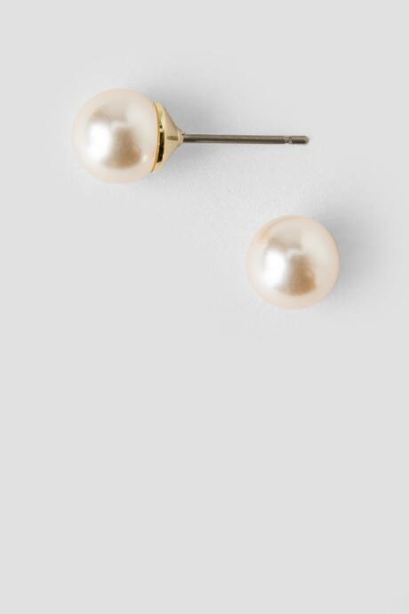 Francesca's Gwendolyn Pearl Studs - Pearl