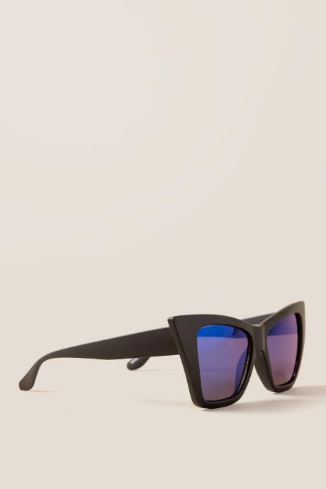 Francesca's Rochelle Square Sunglasses In Black - Black