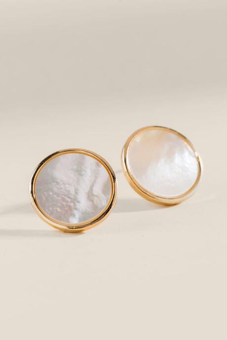 Francesca's Nadia Stud Earrings - Pearl