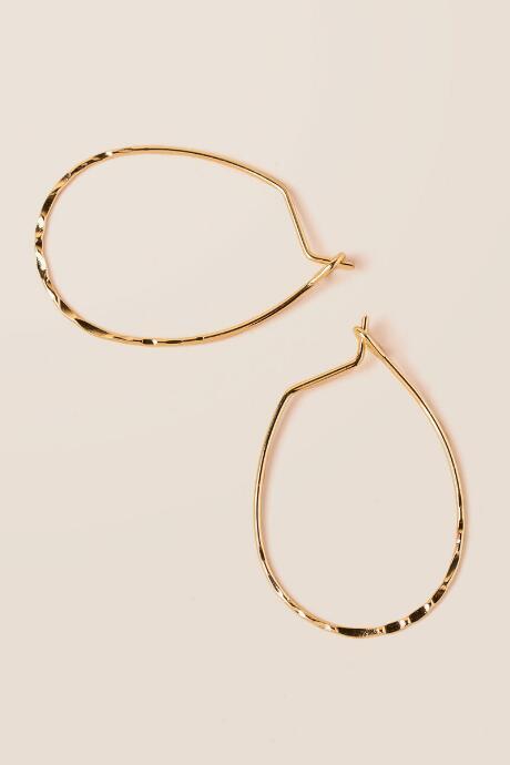 Francesca's Mona Hammered Oval Hoop Earring - Gold