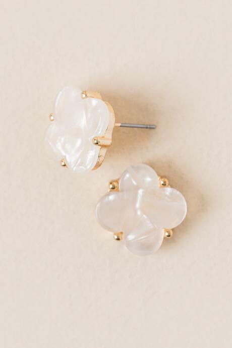 Francesca's Victoria Clover Stud Earring - Ivory