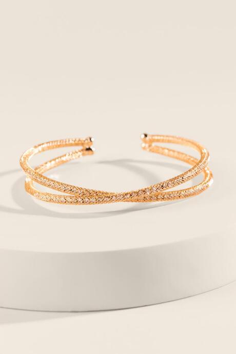 Francesca's Coryn Woven Wire Bracelet - Gold