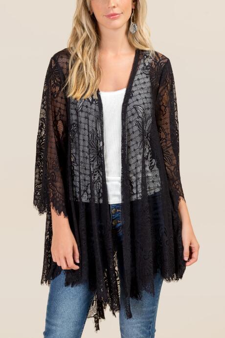 Mi Ami Carleigh Scalloped Lace Kimono - Black