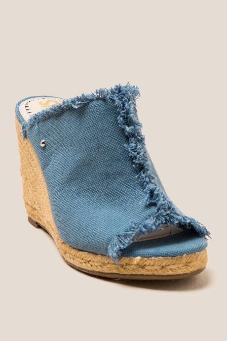 Circus Baker Canvas Fringe Wedge - Blue