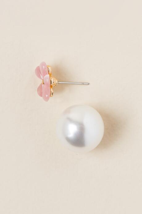 Francesca's Natalia Flower Pearl Stud Earring - Pearl