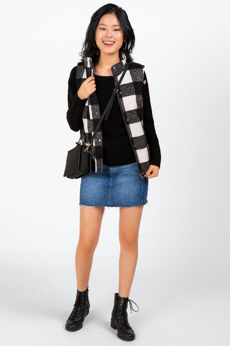 Francesca's Adalena Buffalo Plaid Vest - Black/white