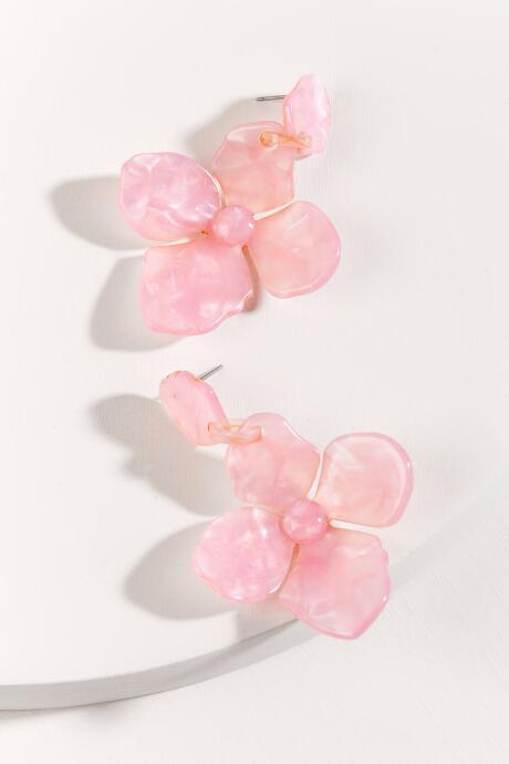 Francesca's Margot Floral Chandelier Earrings - Blush