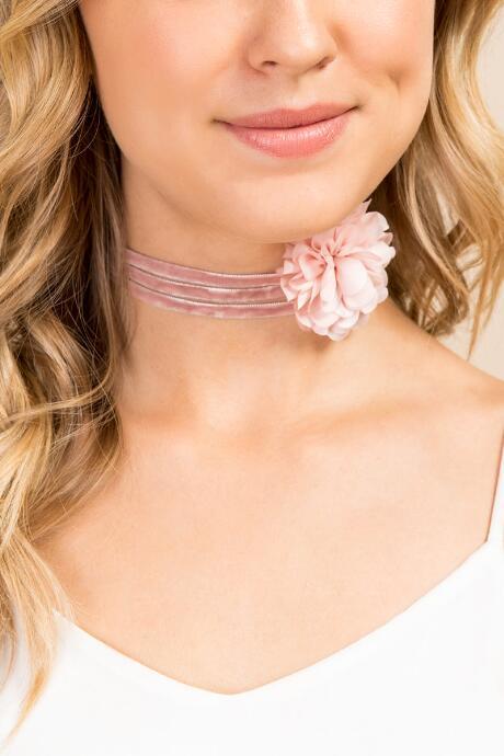 Francesca's Dahlia Floral Choker - Blush