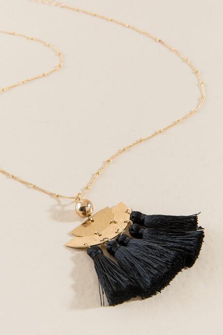 Francesca's Athalia Large Tassel Pendant - Black