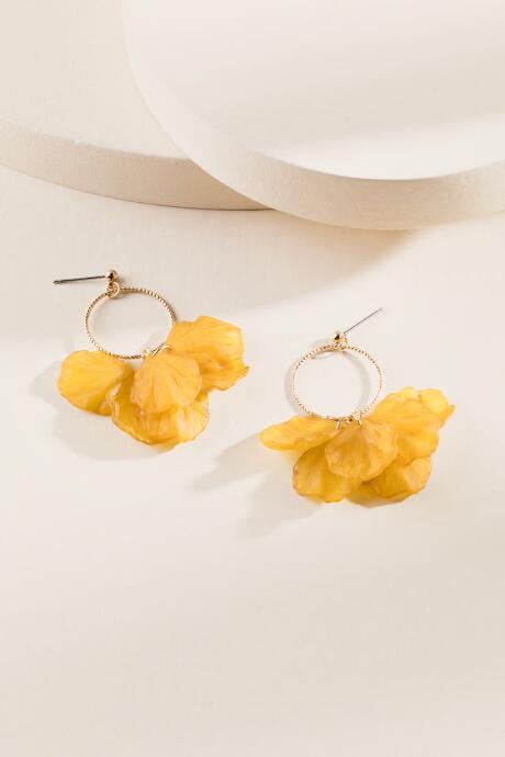 Francesca's Gia Frosted Petal Hoops - Marigold