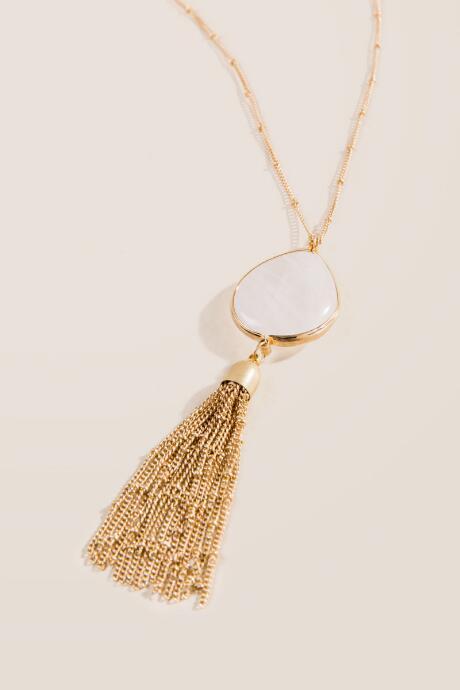 Francesca's Laura Quartz Pendant Necklace - White