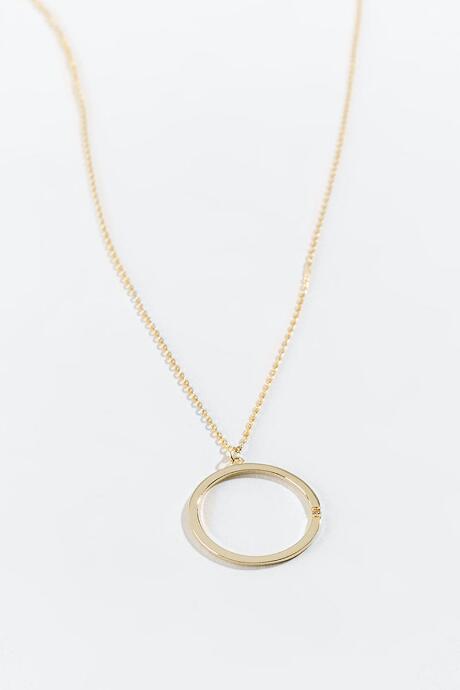 Francesca's Laurie Pav Circle Pendant Necklace - Gold