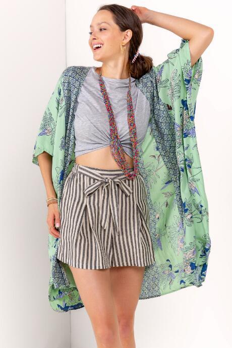 Francesca's Bethany Floral Kimono - Mint