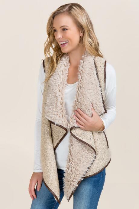 Mi Ami Ellie Sherpa Vest - Beige