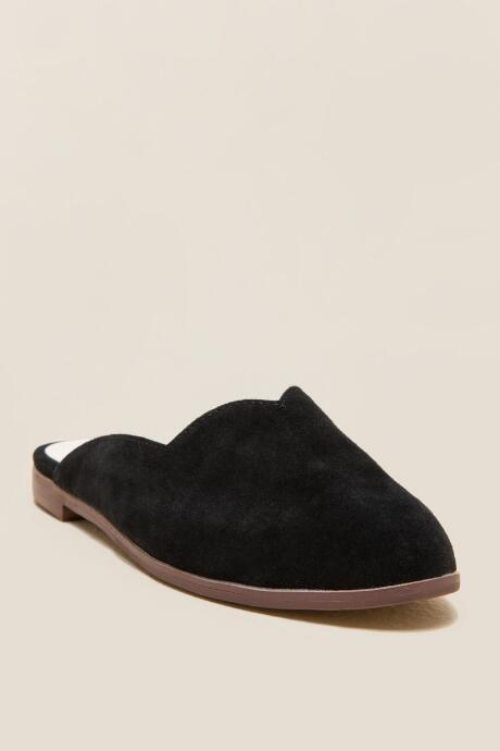 Kensie Dawson Scalloped Loafer - Black