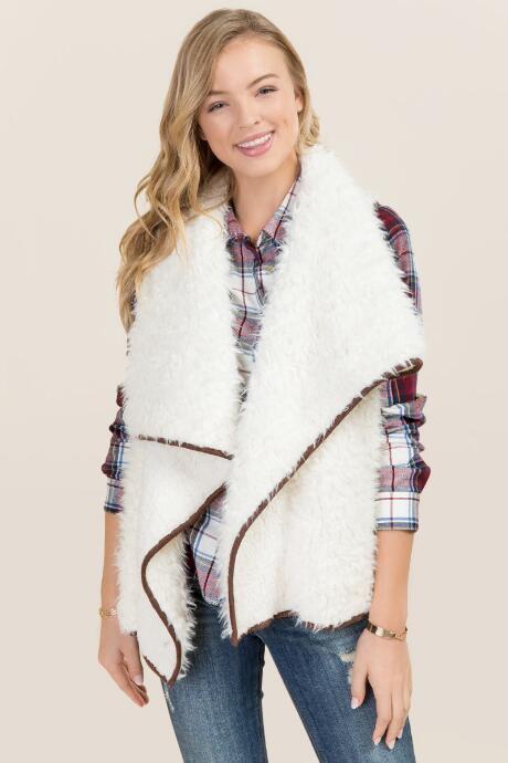 Francesca's Toni Sherpa Vest - Ivory