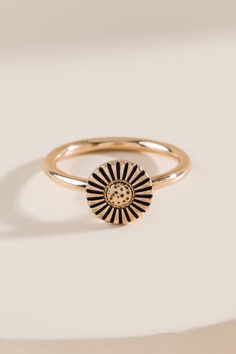 Francesca's Kaydence Sunflower Ring - Gold