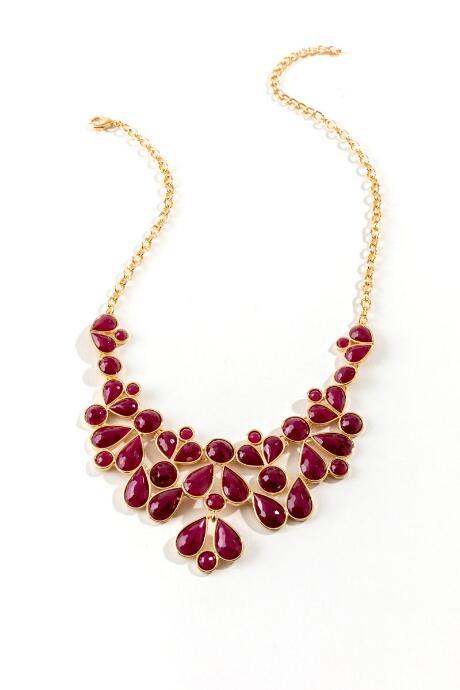 Francesca's Gracie Teardrops Statement Necklace - Burgundy