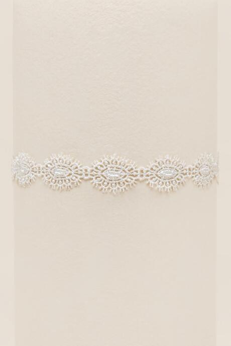 Francesca's Katalina Lace Choker - White