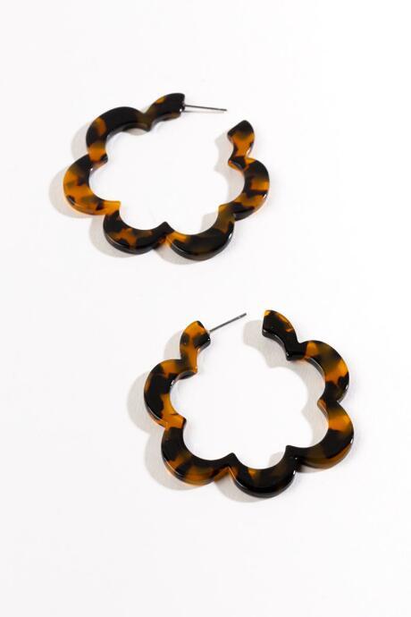 Francesca's Alessia Scalloped Hoops - Tortoise
