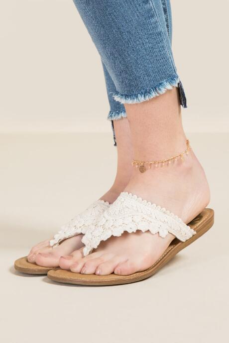 Francesca's Fiona Filigree Anklet In Gold - Crisp Champagne