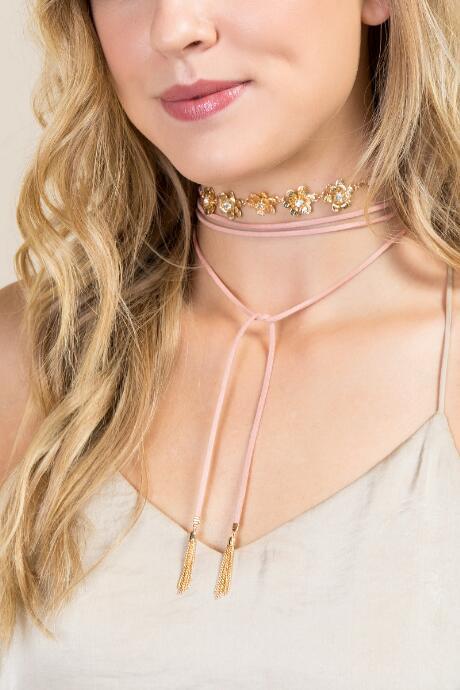 Francesca's Fleur Self Tie Choker - Blush