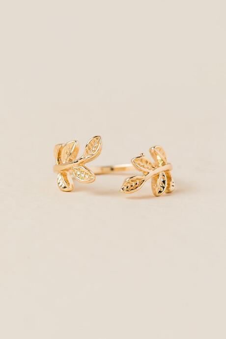 Francesca's Athena Leaf Toe Ring - Gold
