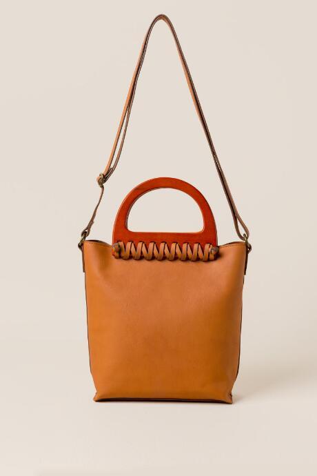 Francesca's Ezra Wood Ring Crossbody - Cognac