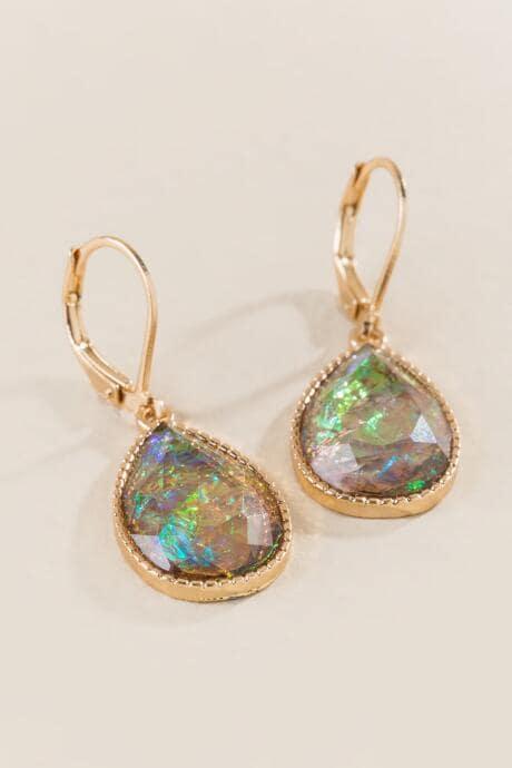 Francesca's Kyrah Iridescent Teardrop Earrings - Crisp Champagne