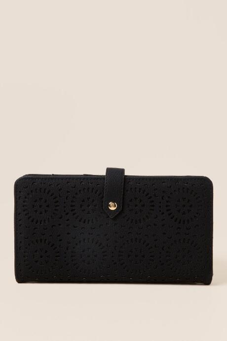 Francesca's Rina Medallion Wallet - Black