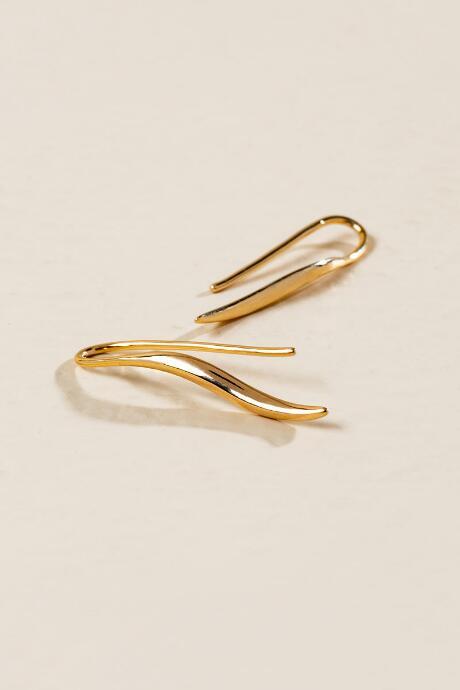 Francesca's Tina Wavy Bar Earring Crawler - Gold