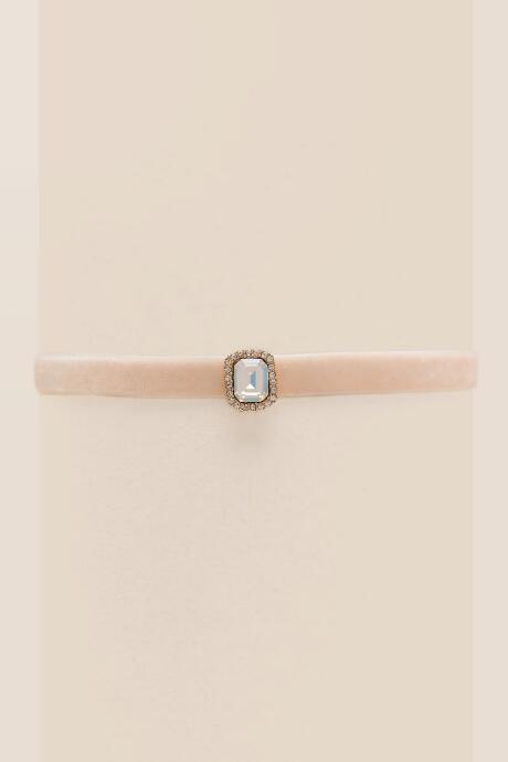 Francesca's Monica Velvet Choker - Crisp Champagne