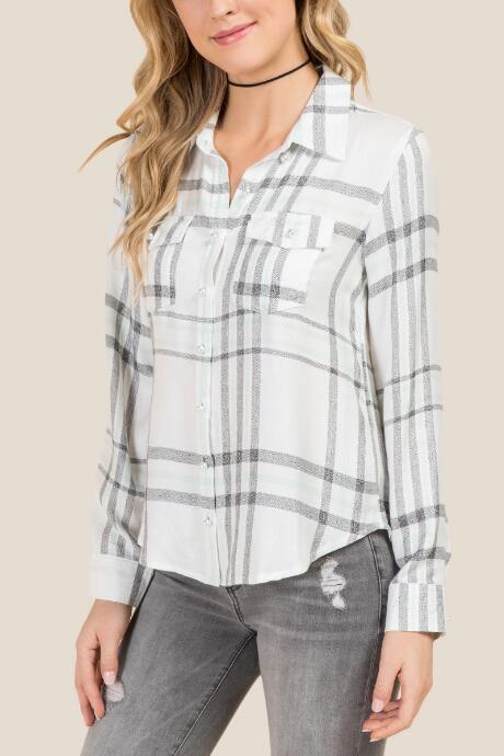 Francesca's Adelynn Pearl Button Split Back Button Down - Mint